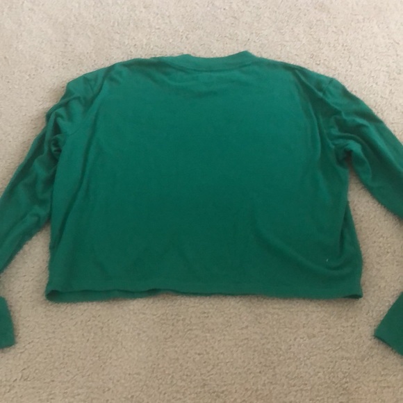 a green long sleeve shirt from pink barely worn really nice and comfy - Picture 2 of 6